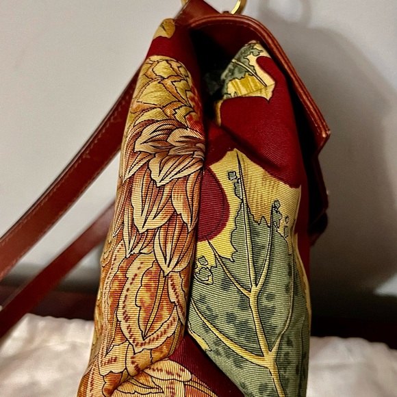 Vintage Salvatore Ferragamo Botanical prints Nano Crossbody bag- 💯% Authentic - Picture 6 of 13